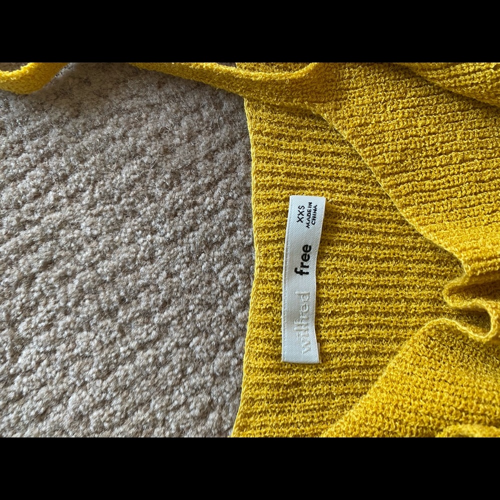 Aritzia knit cropped top XXS